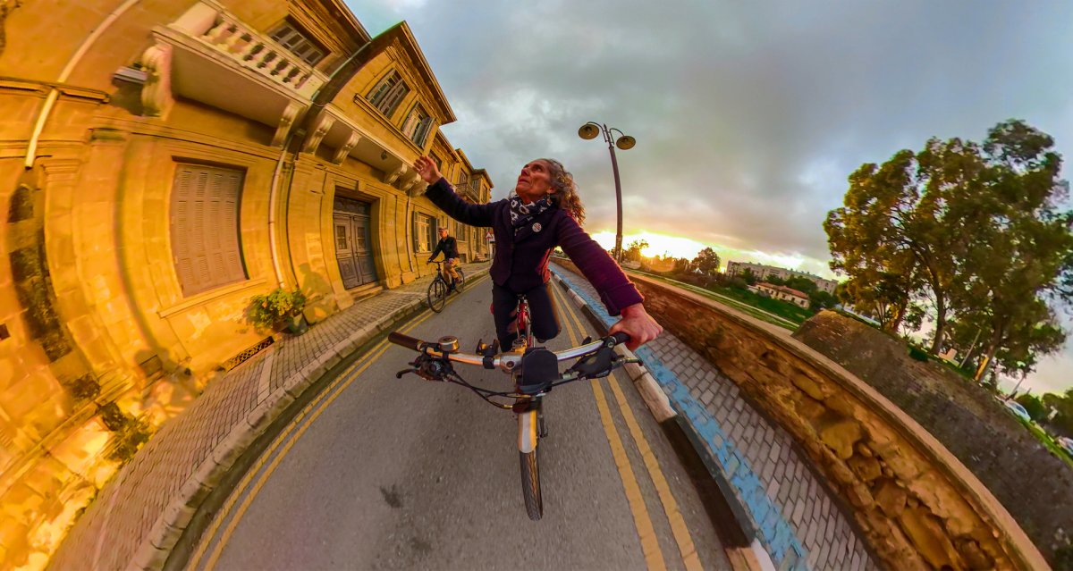 Cycling Across Barriers – Portraits of No Man’s Land